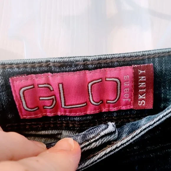 Vintage Glo Skinny Jeans- So perfect! - Picture 7 of 12